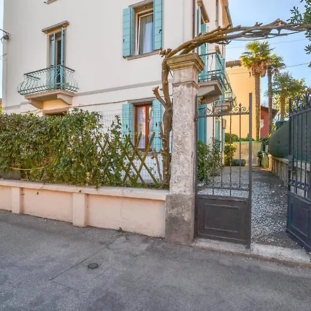 Dimora Castiglioni بيت للعطل *